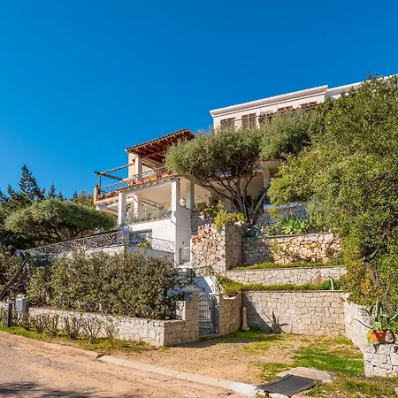 Bella Vista Marinella 2 公寓